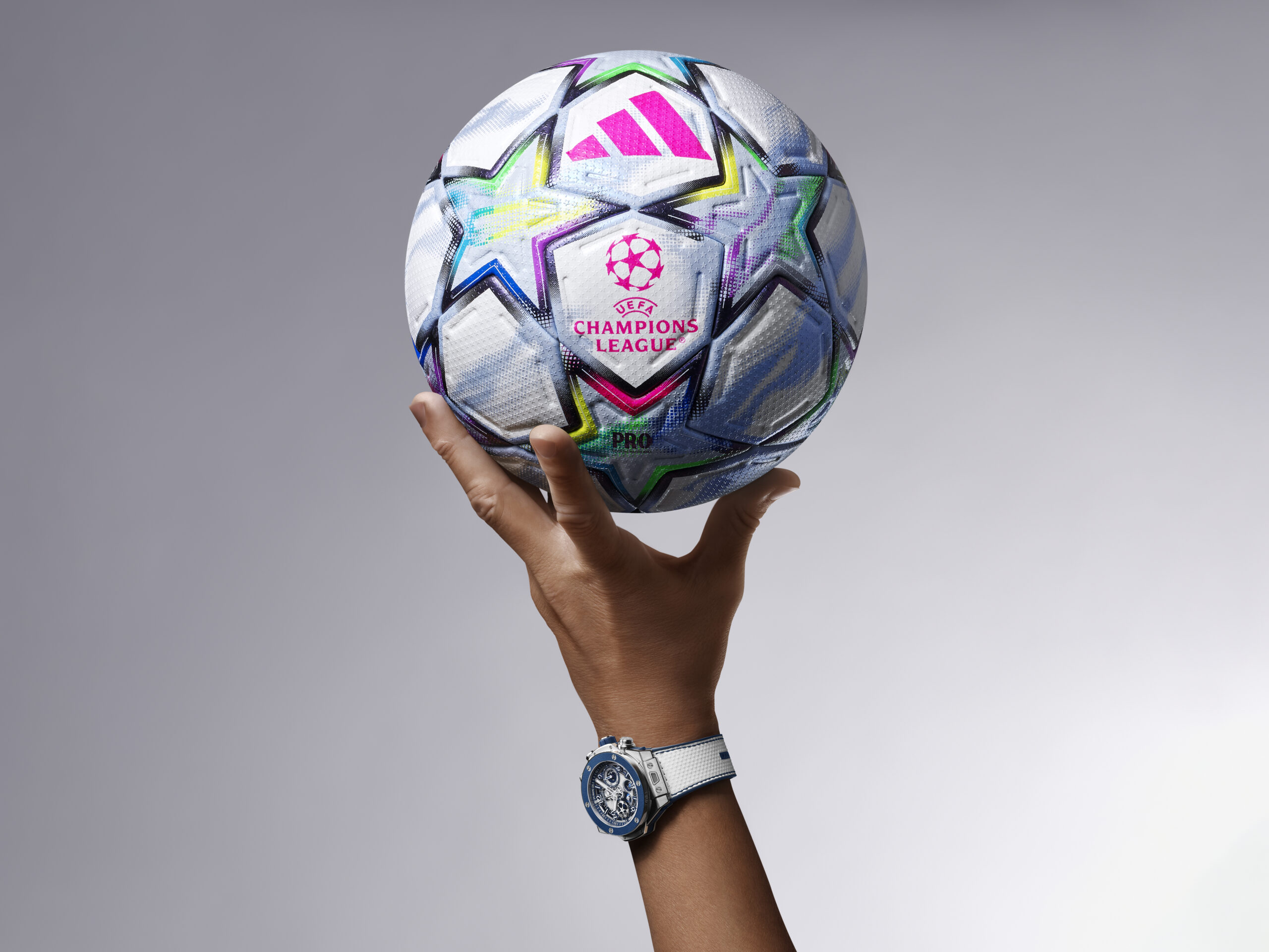 ウブロ、欧州最高峰の舞台UEFAチャンピオンズリーグをブルーで彩る
